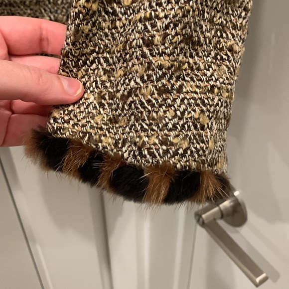 Carlisle Blazer with fur trim, size 6 - Picture 6 of 7